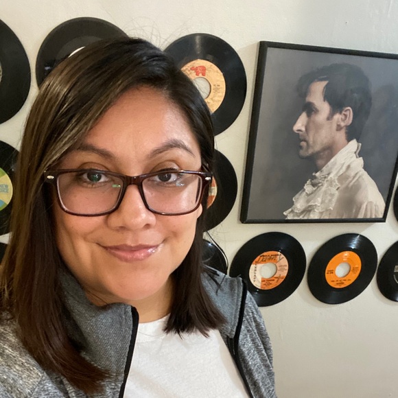 Meet your Posher, Maria - Picture 2 of 2